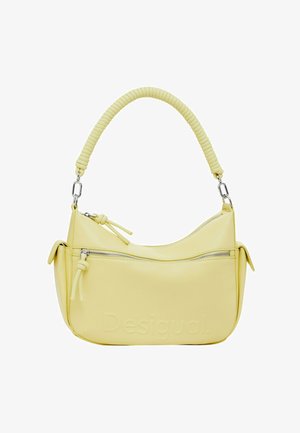 Borsa a tracolla gialla in pelle con manico testurizzato, scomparti con zip e logo impresso. Presenta una forma curva e tasche laterali.