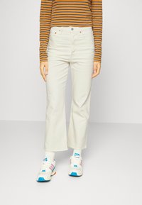 Levi's® RIBCAGE CROP BOOT - Calças de ganga bootcut - natural order