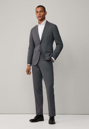 TRAVEL SET - Kostuum - grey