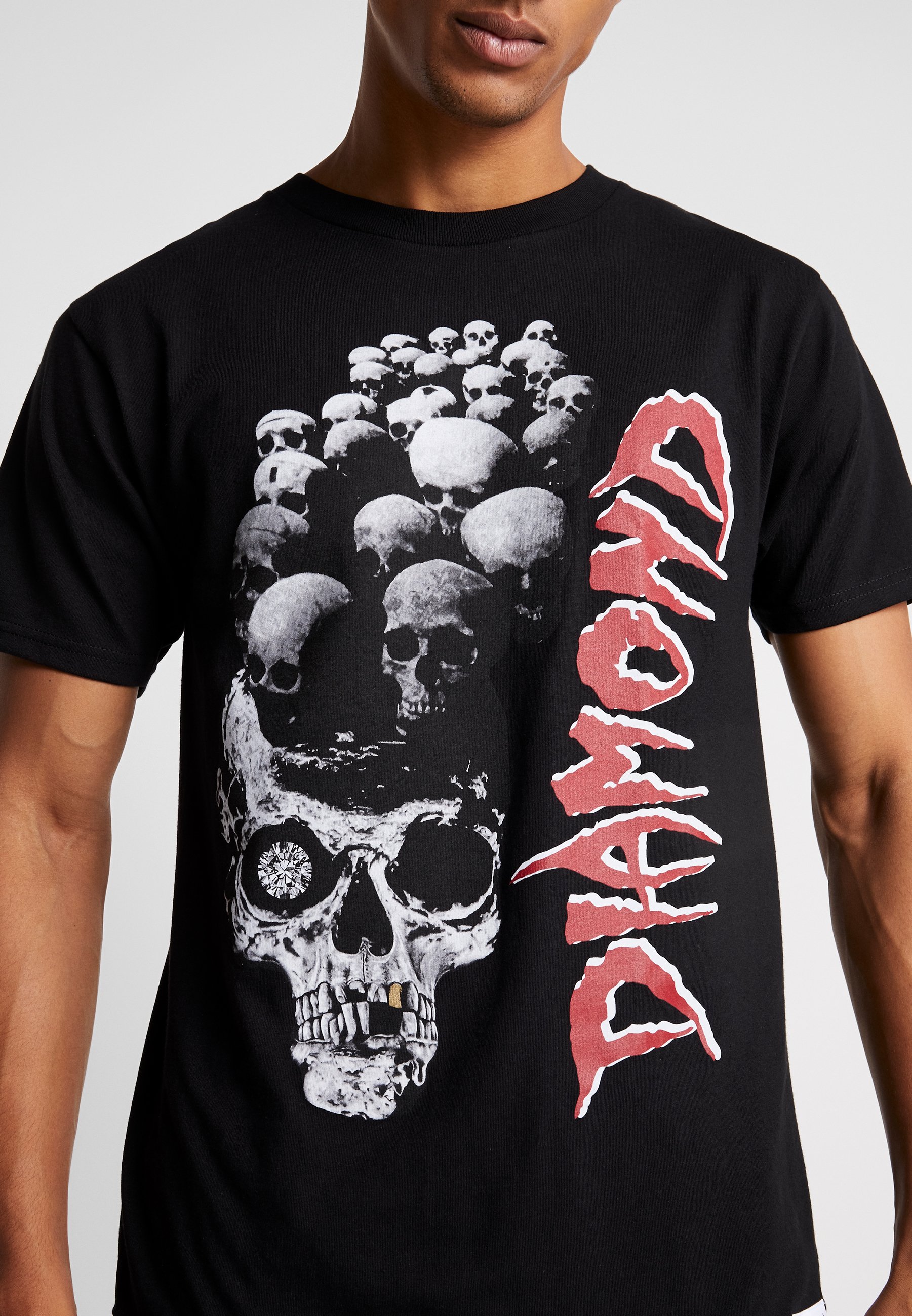 Diamond Supply Co. BURIAL GROUND T shirts med print Print Shirts til Menn fra King Diamond | Stylight