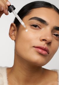 Dr. Fatemi Skincare 24H EYES - Cura degli occhi