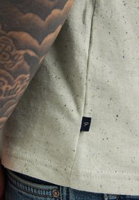 Thumbnail Image 5