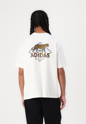 adidas Originals LEO GRAPHIC TEE - Print T-shirt - off white