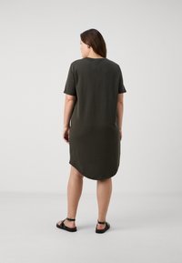 ONLY Carmakoma CARMICALA O NECK DRESS - Dienas kleita - phantom