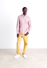 Tommy Hilfiger SOFT FLEX GINGHAM - Košeľa - dark magma/optic white