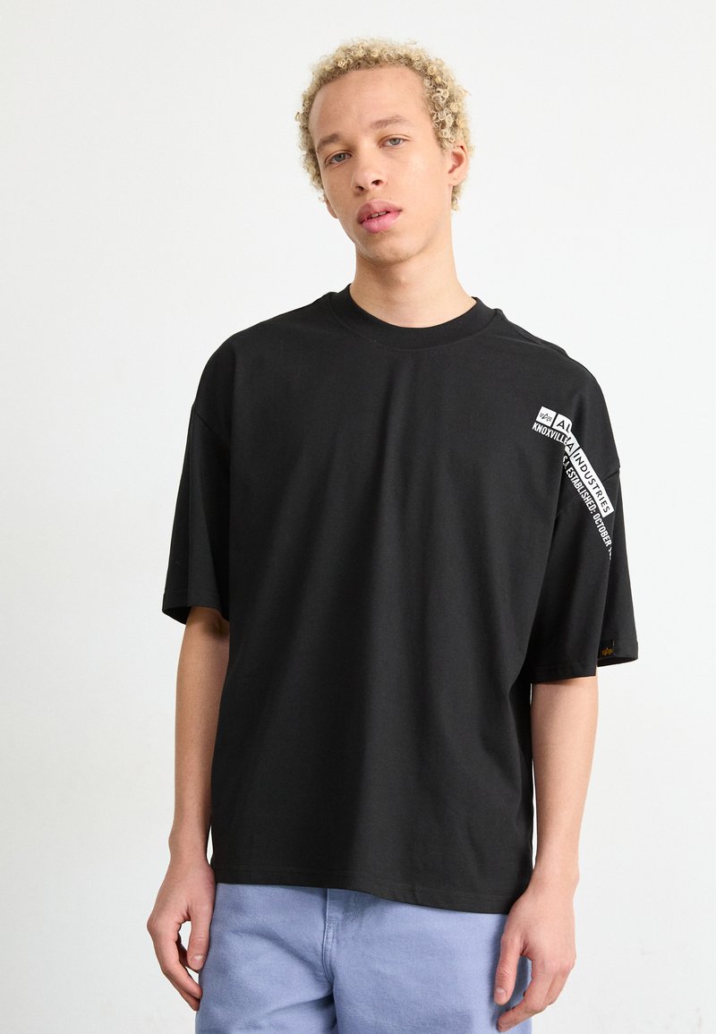 Alpha Industries FLOCK LOGO - Triko s potiskem - black