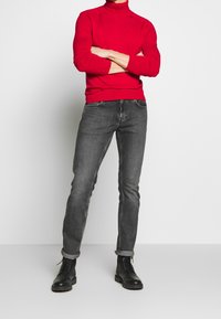 United Colors of Benetton Stickad tröja - red