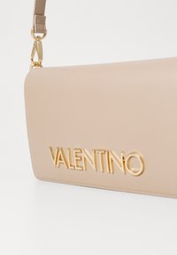 Valentino Bags NAMMOS - Rokassoma - beige