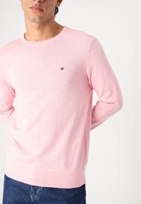 Tommy Hilfiger ESSENTIAL CREW NECK - Jumper - pink shade