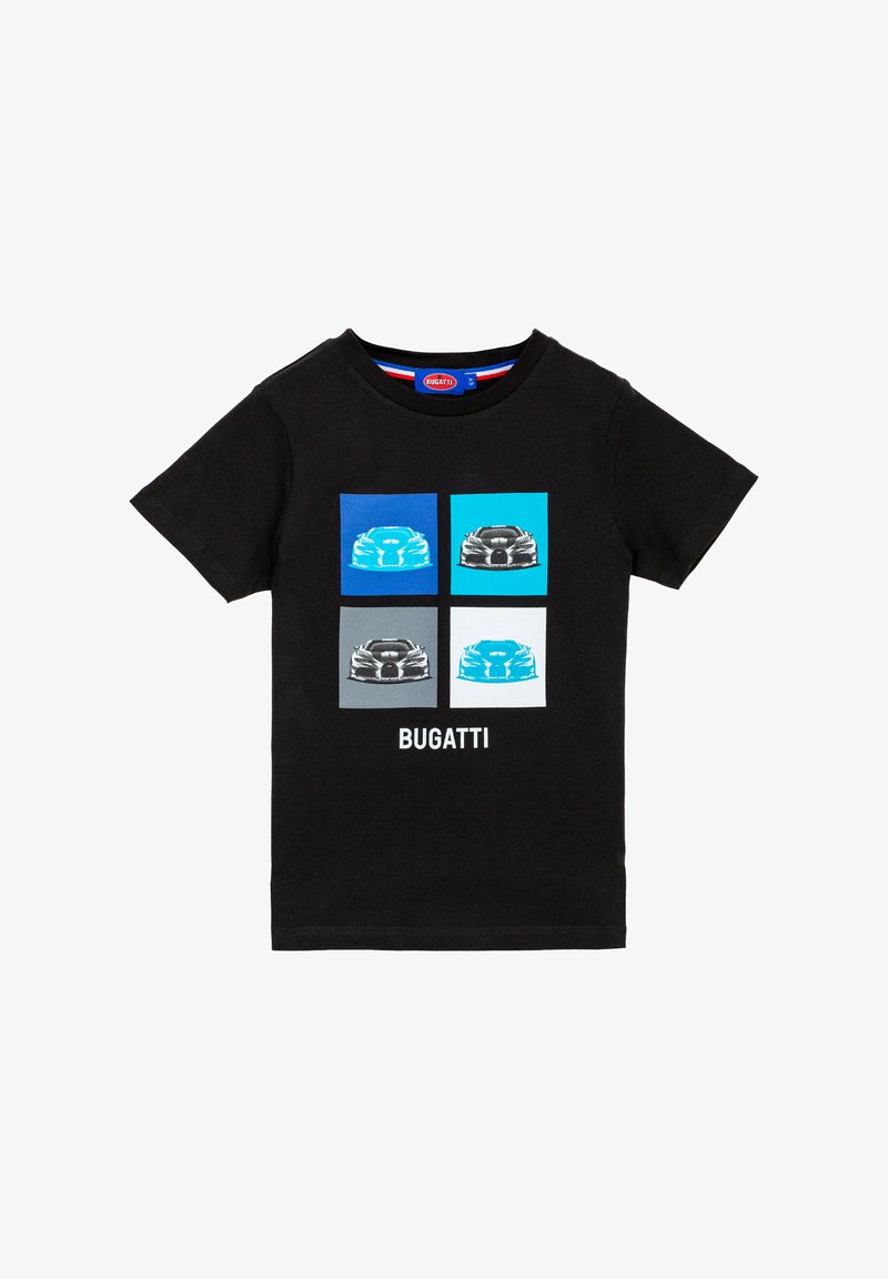 T-shirt in cotone nero con un design grafico che presenta quattro immagini di auto in quadrati blu e grigi. Il testo "BUGATTI" è stampato sotto.
