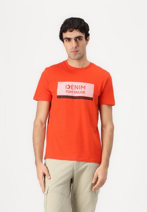 PRINTED - Print T-shirt - deep fiery orange
