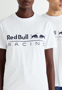 Red Bull Racing x Pepe Jeans RED BULL RACING LOGO DRIVER TEE - T-shirt print - white