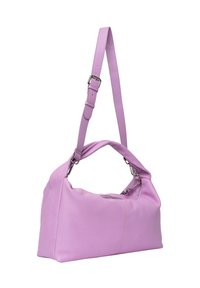Borsa a tracolla viola in pelle con forma strutturata, dotata di una tracolla rimovibile, hardware metallico e una maniglia decorativa sulla parte superiore. Superficie texture.