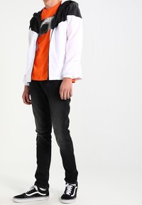 Urban Classics Windbreaker - white