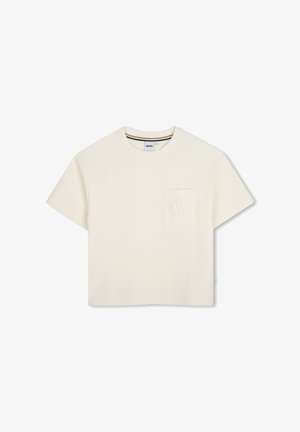 Crèmekleurig T-shirt met korte mouwen en een ronde hals met een klein borstzakje met een reliëflogo "BOSS".
