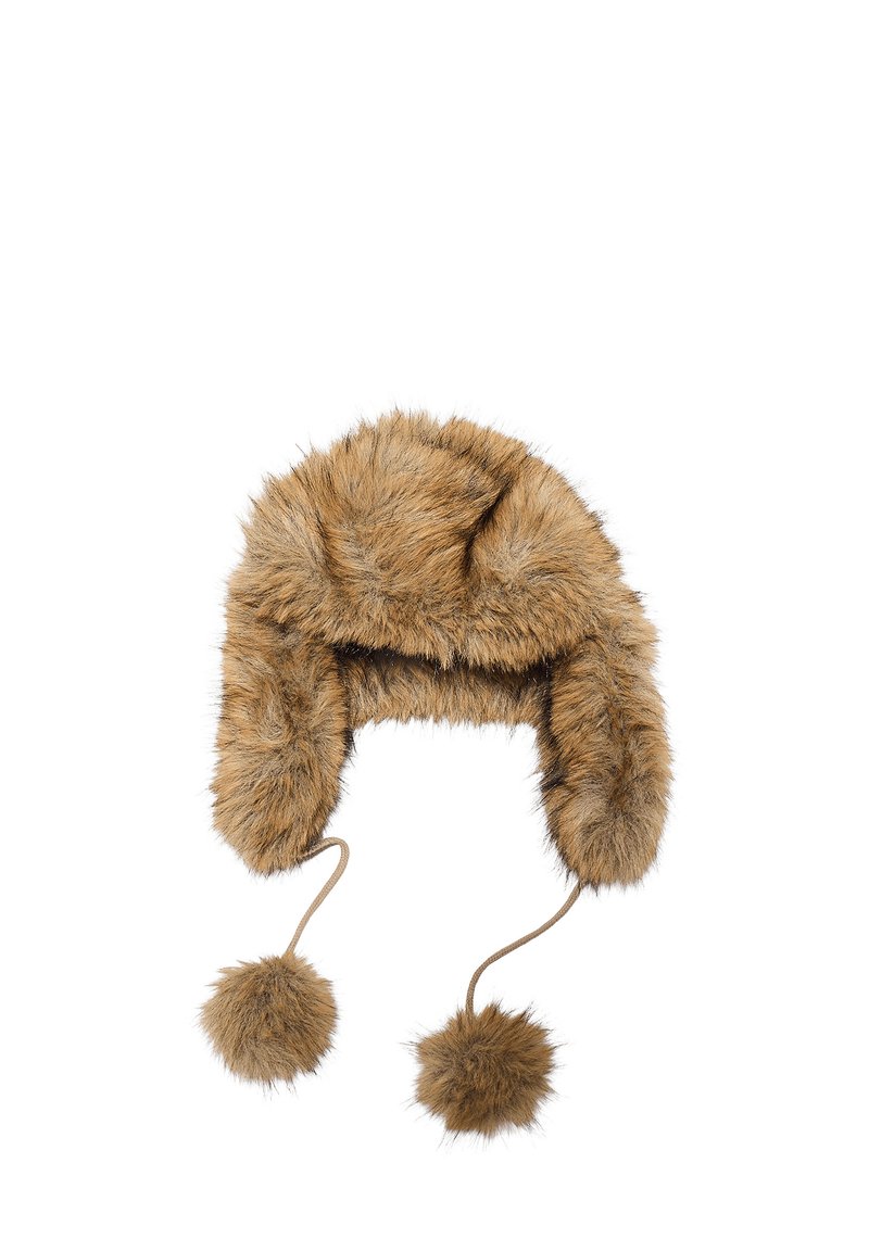 Brązowa, futrzana czapka trapperka z klapami na uszy i pomponowymi sznurkami, zaprojektowana na chłodne dni.