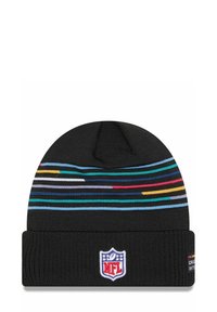 Schwarze Strickmütze mit mehrfarbigen horizontalen Streifen. Verfügt über einen umgeschlagenen Saum und ein NFL-Logopatch auf der Vorderseite. Weicher Stoff.