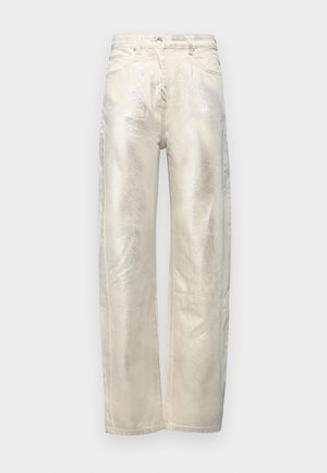 Jeans a gamba larga beige chiaro con una finitura metallica, realizzati in denim con una texture liscia e design standard a cinque tasche.