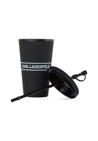 Vaso reutilizable negro con textura mate, con una banda de logo blanca y una tapa ajustada con una pajita. Incluye una pajita removible.