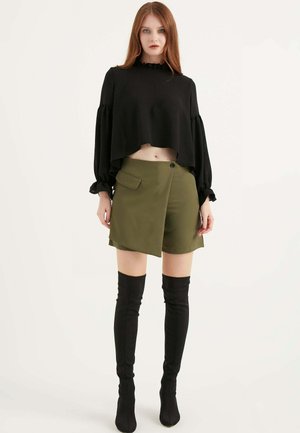 Shorts - khaki