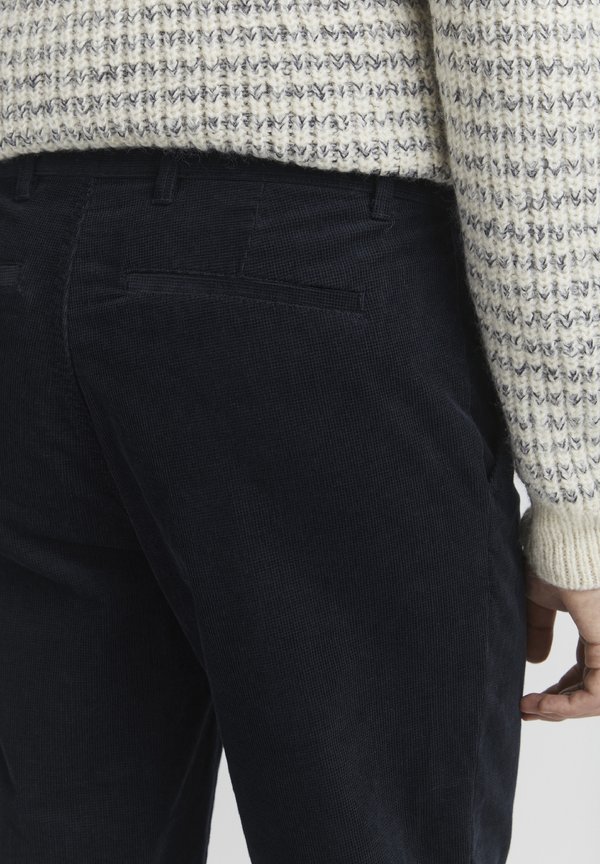 CFPEPE RELAXED FIT LOW CROTCH TAPERED LEG - Trousers3