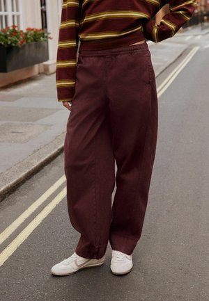 Next, REGULAR FIT - PULL ON BARREL LEG JEANS . - Jeans Relaxed Fit - burgundy red