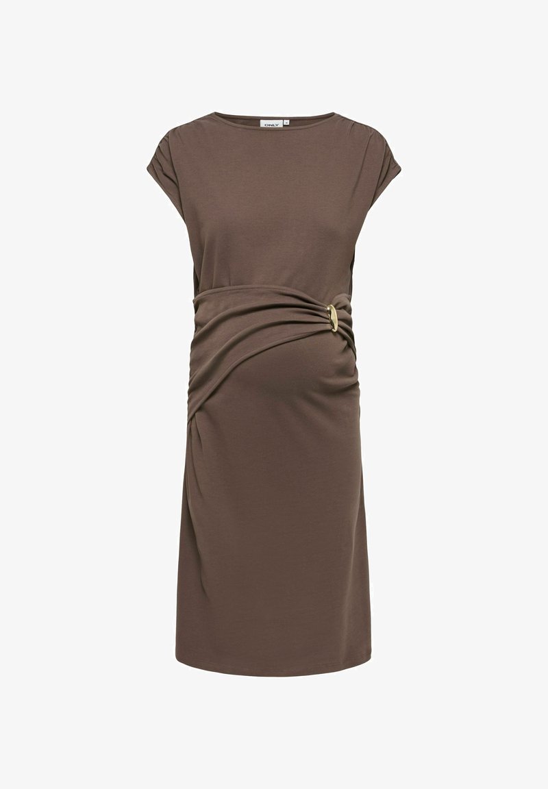 Barna, térdig érő ruha rövid ujjakkal, összehúzott anyaggal és arany csatos részlettel a deréknál, kerek nyakkivágással, hétköznapi stílusban.