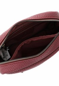 SURI FREY CORY - Borsa a tracolla - darkwine