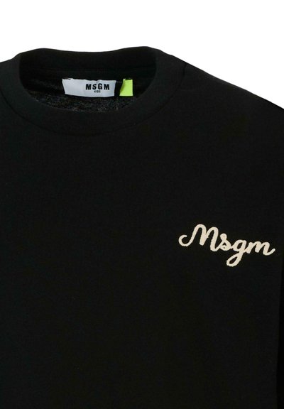 Zwarte katoenen t-shirt met een ronde hals en een geborduurd wit "Msqm" logo op de linkerborst. Zachte textuur met een casual pasvorm.