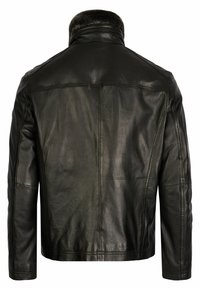 Chaqueta de cuero negra con cuello alzado, textura suave y costuras en contraste. Presenta un diseño ajustado y sin herrajes visibles.