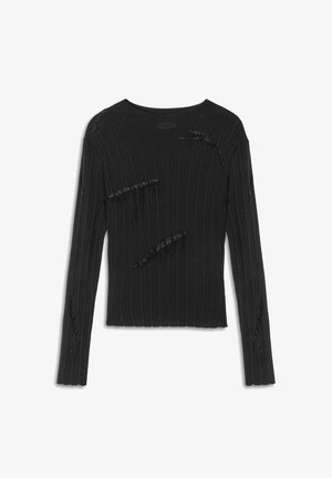 Maglione a maniche lunghe nero a coste con dettagli usurati e bordi sfrangiati. Il materiale sembra morbido con un design aderente e scollo rotondo.