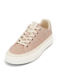 Sneaker made of soft pink suede, featuring perforated design, cream laces, and a contrasting white rubber sole with textured sides.