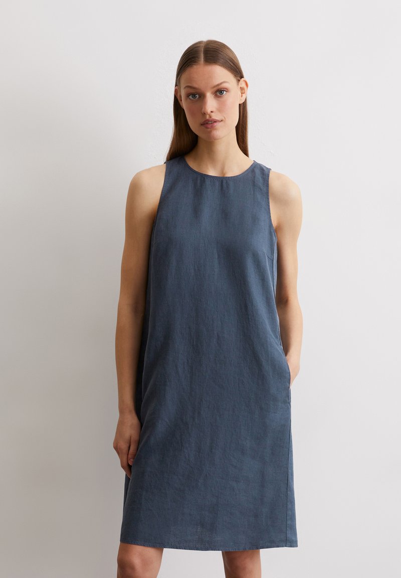 Marc O'Polo - SHORT LENGTH SHAPE WITH FLARED HEM SEAM POCKETS - Kjole - muted blue, Forstørre
