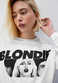 Next LICENSE BLONDIE - Ilgarankovis viršutinės dalies drabužis - white