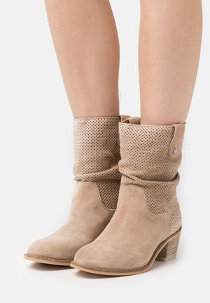 Alpe, Bottines - sand