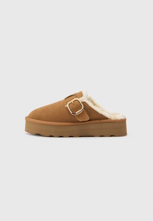 Marco Tozzi GUIDO MARIA - Slip-on sandaler - cognac