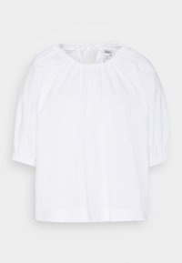 Blusa branca de manga curta com decote suave e franzido e punhos elásticos. Feita de tecido leve, apresenta um fecho com laço nas costas.