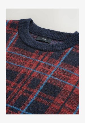 Jersey de lana azul marino y rojo con cuello redondo acanalado y un patrón de cuadros que presenta finas líneas azules claras.