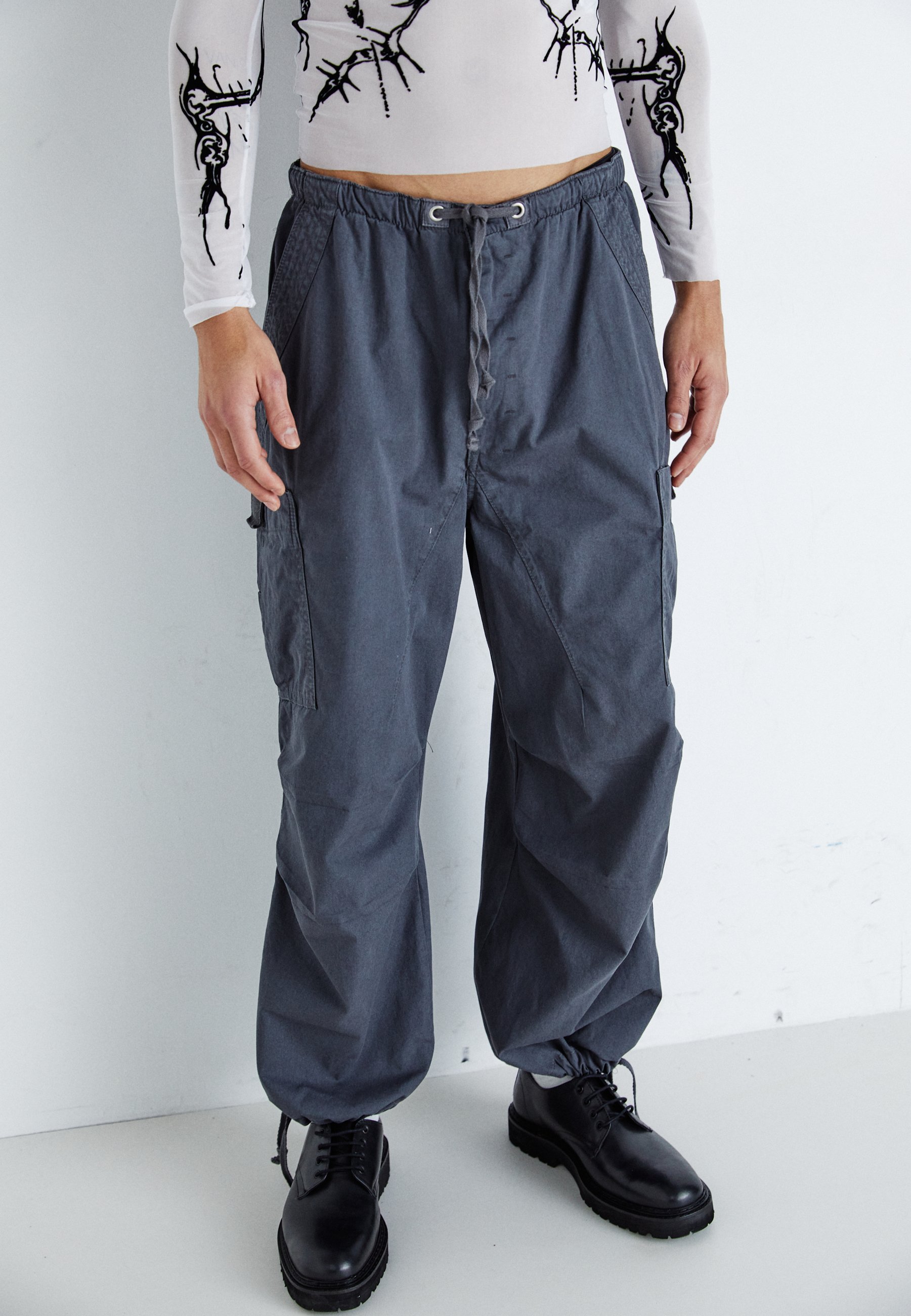 Jaded London VINTAGE PARACHUTE PANTS - Cargo trousers - grey - Zalando