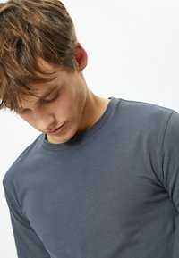 Koton SHORT SLEEVE  - T-shirts basic - anthracite