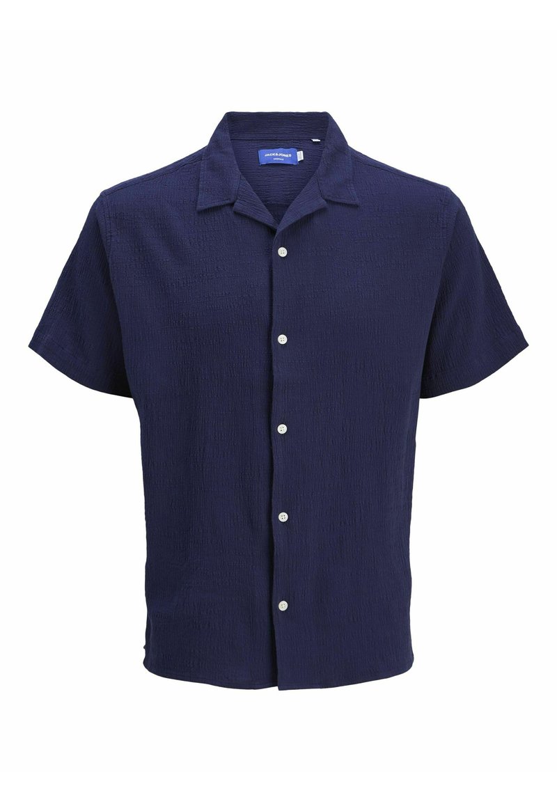 Camisa de manga corta botón en azul marino oscuro con tejido texturizado. Cuenta con un cuello clásico y seis botones blancos en la parte delantera.