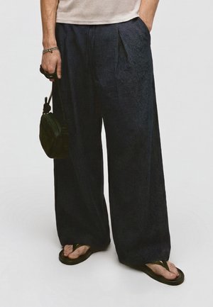 Bershka MEGABAGGY - TROUSERS - Pantalon classique - royal blue