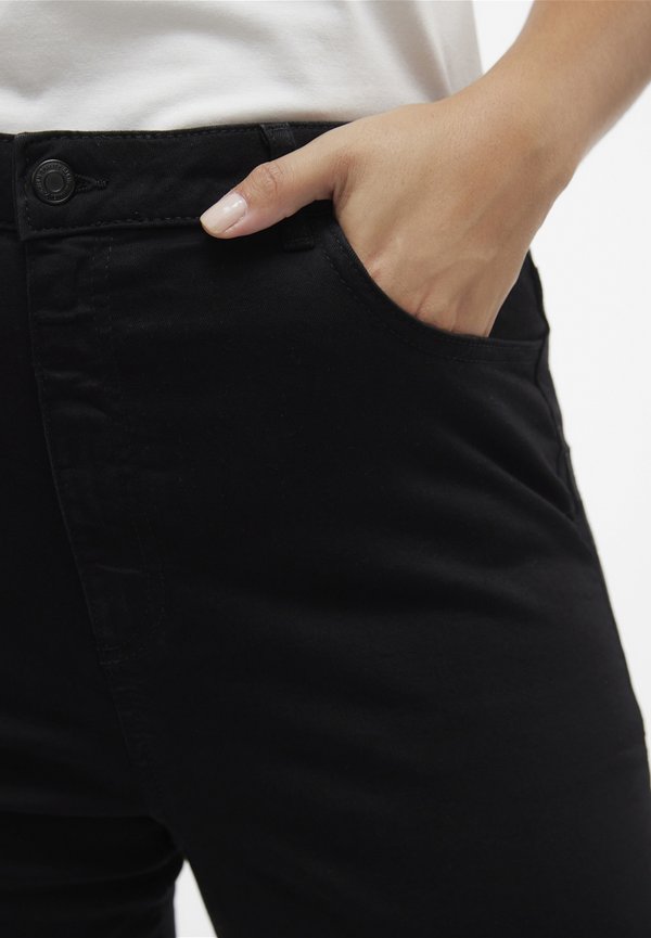 VMSANDRA SHR SKINNY CUR - Jeans Skinny Fit3