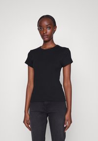 DRYKORN KOALE - Jednoduché tričko - black