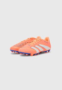 adidas Performance PREDATOR CLUB - Botines de fútbol para terreno firme - signal coral/ftwr white/beam orange