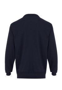 Maglione blu navy con scollo rotondo, polsini e orlo a costine. Texture liscia, maniche lunghe e vestibilità morbida, privo di logo visibile.