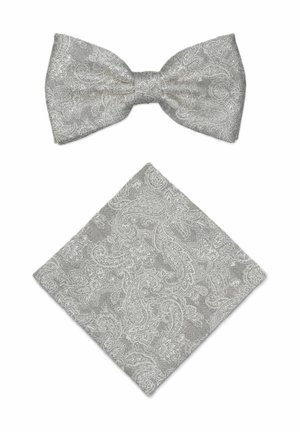 Silberne Fliege mit Paisley-Muster und passendem Einstecktuch, beide aus strukturiertem Stoff gefertigt.