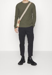 BOSS Stickad tröja - dark green