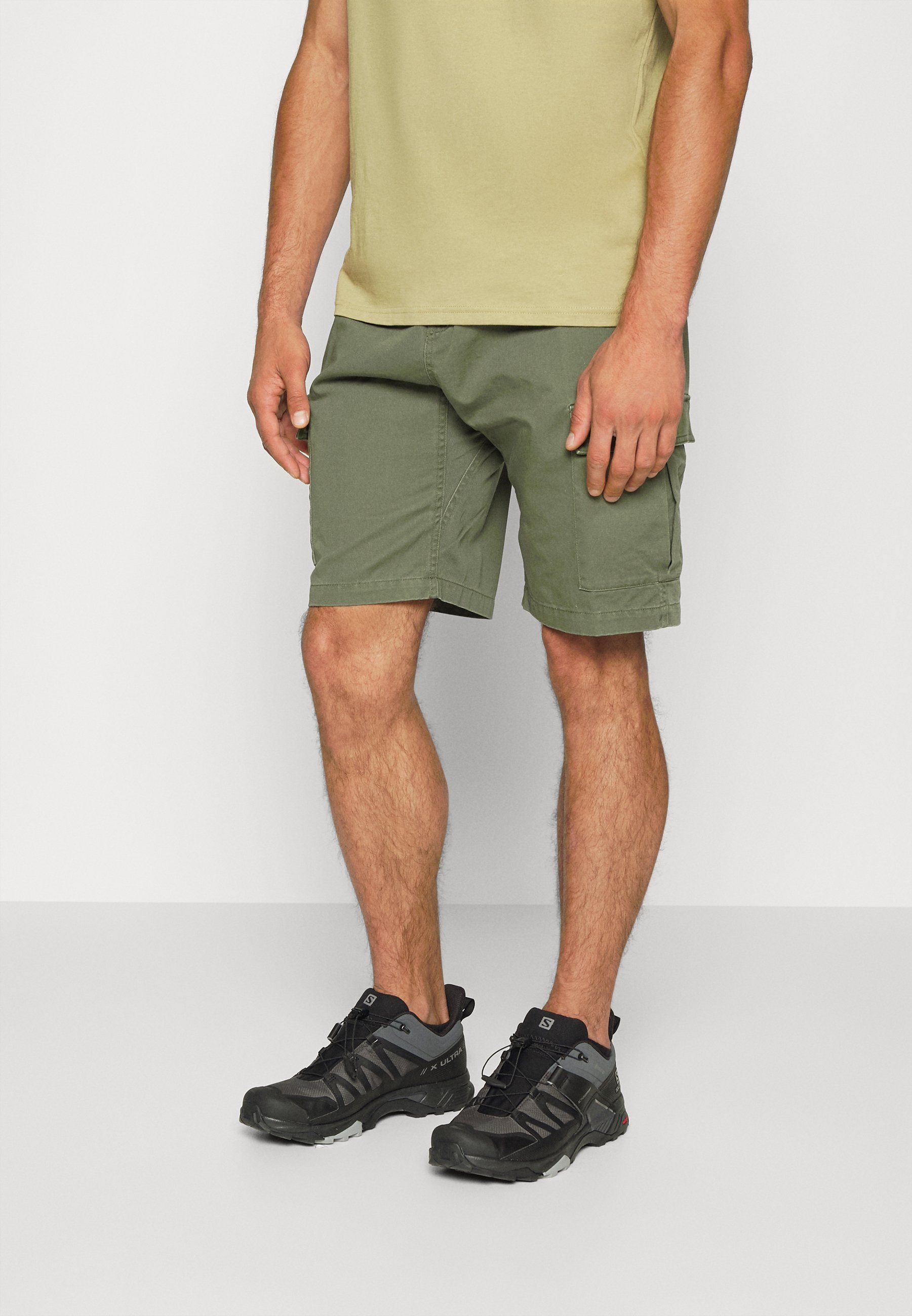 Peak Performance CARGO - Shorts outdoor - pine needle/verde scuro - Zalando .it