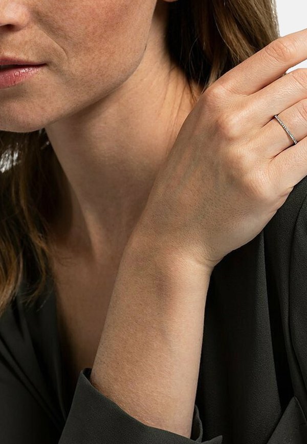 Ring - weißgoldfarben